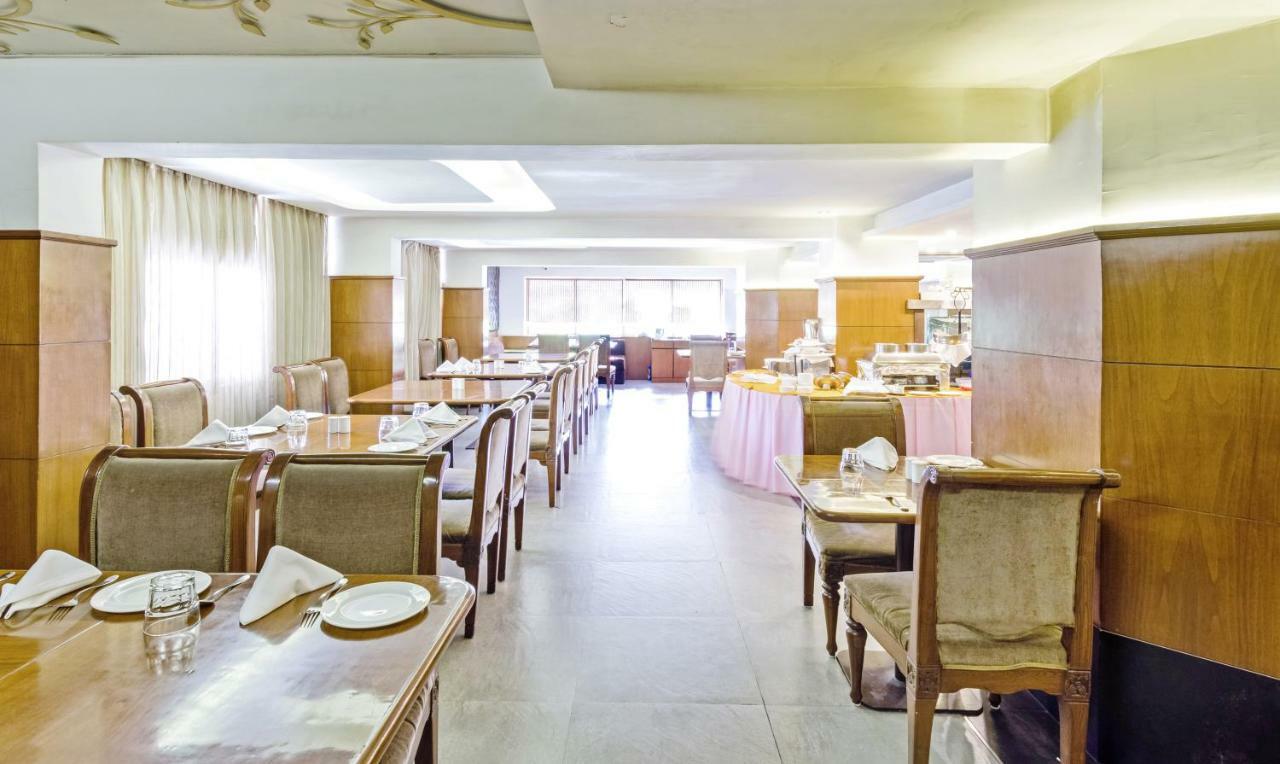 אינדורה Hotel Crown Palace מראה חיצוני תמונה